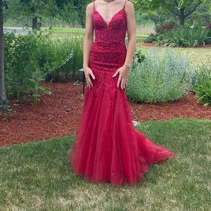 Only worn for 3 hours